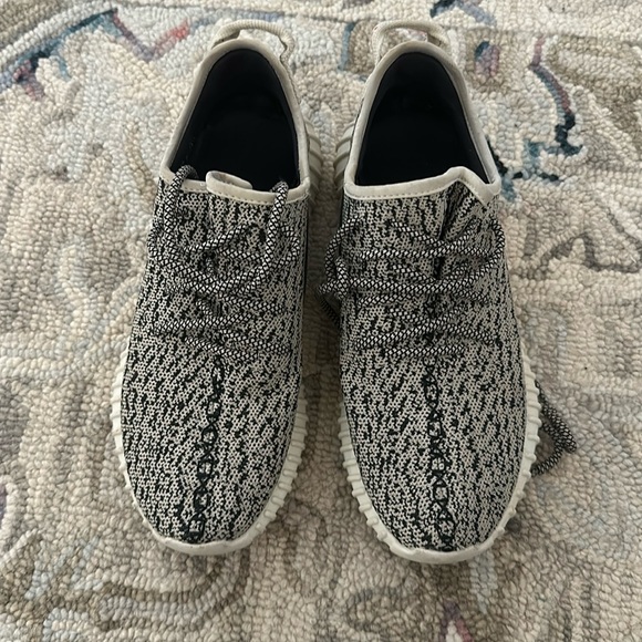 SOLD - Yeezy Boost 350 - Size 7 - Turtle Dove - Picture 1 of 4